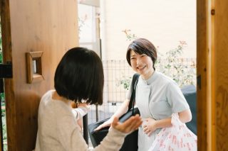 出張整体と送迎で使う車は
スタッドレスタイヤに🛞⛄️  皆様の所へ元気に伺います🤗  とても寒い日が続きますので、
あたたかくして
お過ごしください。  それでは、良い三連休を🌿  #日野市 #整体 
#女性 #骨盤 #骨盤調整
#出張整体 #サロン #駐車場有り